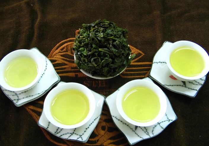 青茶（乌龙茶）