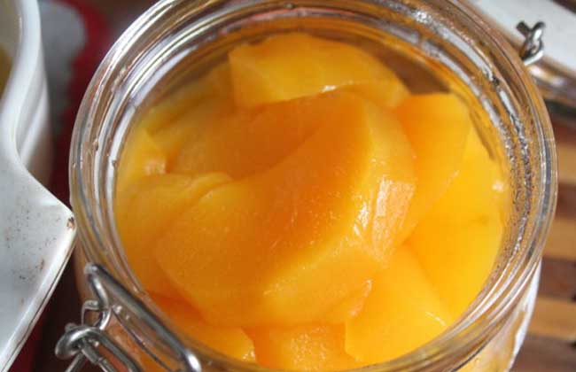 黄桃罐头的营养价值和家庭自制方法