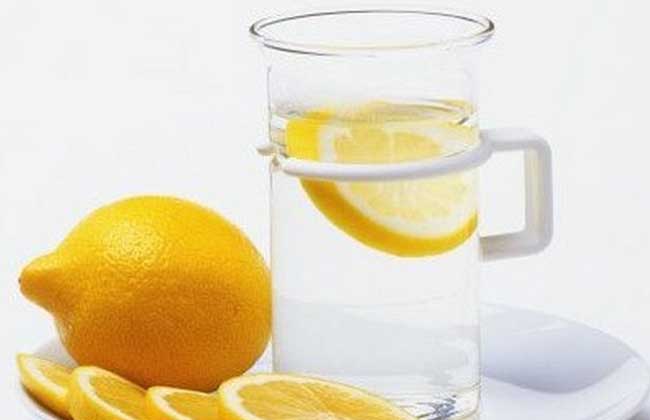 柠檬片泡水减肥法