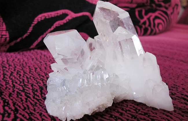 天然水晶和人造水晶的区别
