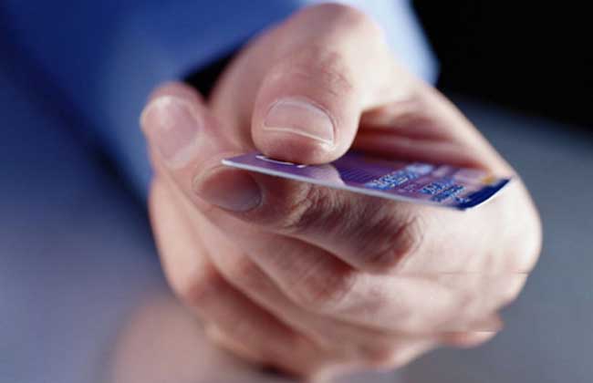 如何防范信用卡诈骗？