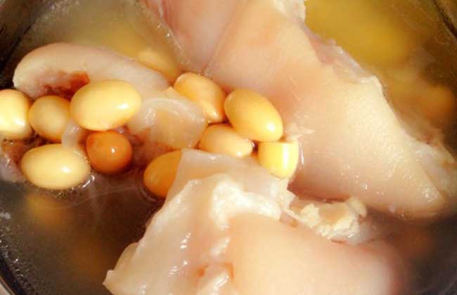 黄豆炖猪蹄的功效和做法