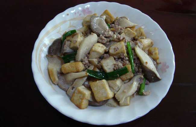 凤尾菇烧豆腐