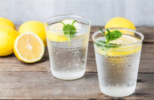 柠檬水的功效与作用 柠檬水