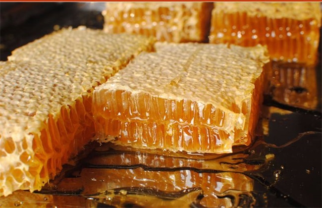 蜂蜜作用与功效  蜂蜜功效